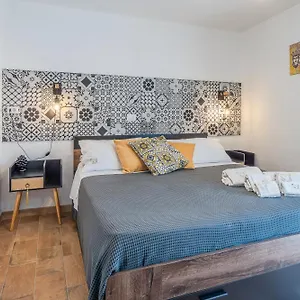 Couette-café La Mora, Noto